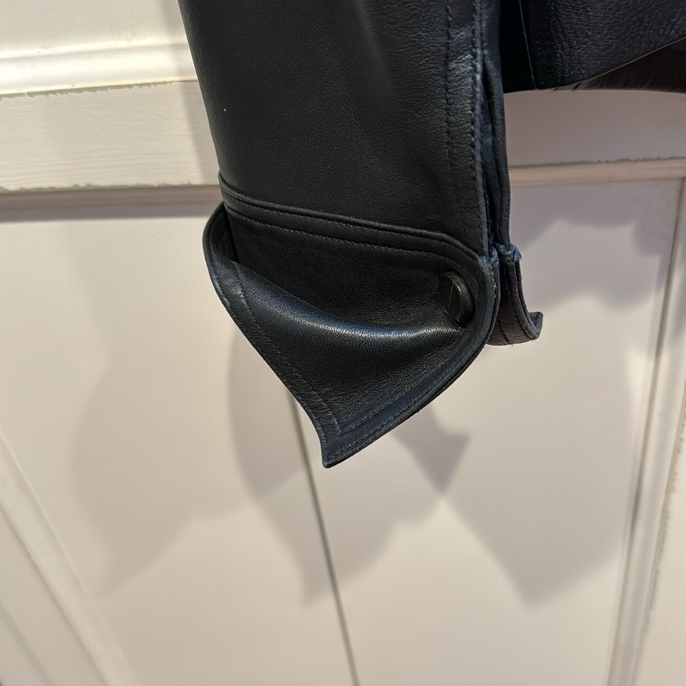 Leather jacket - Picture 4 of 5